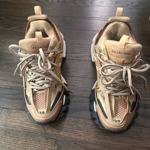 Balenciaga tracks, Size 39, good condition